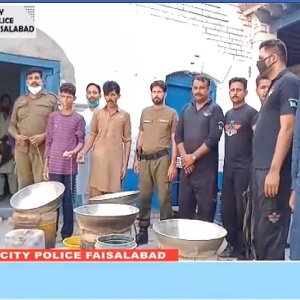 ایس ایچ او تھانہ کھڑیانوالہ کی کارروائی: ڈاکو اور منشیات فروش گرفتار